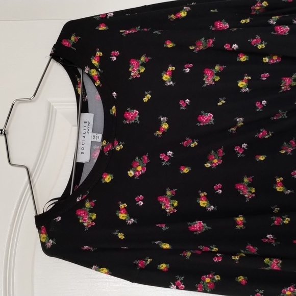 Socialite Curve Black floral long sleeve midi dress twisted front - Picture 3 of 10